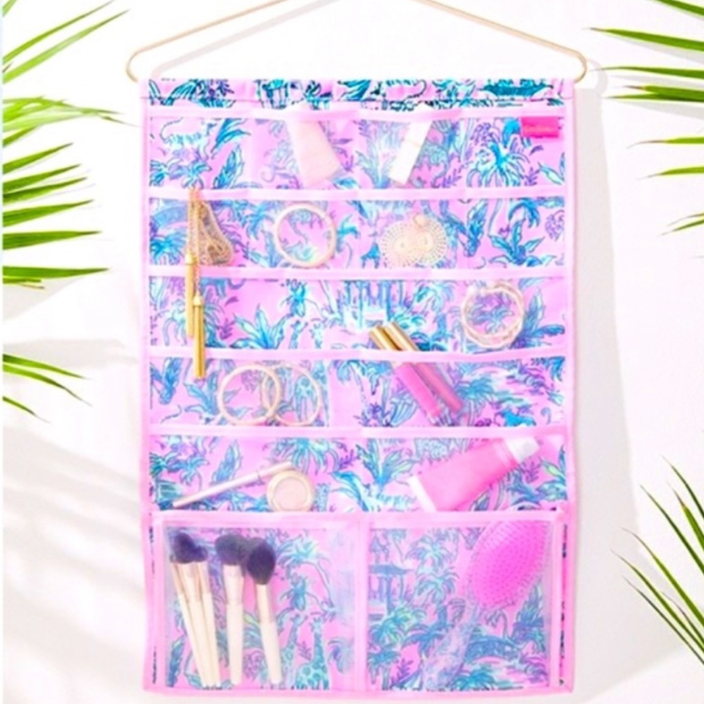 NWT Lilly Pulitzer GWP Hanging Organizer, Out of Office